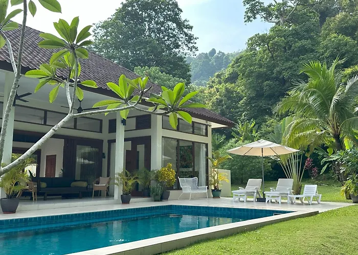 Villa Meranti - Spacious Private Pool Villa Pantai Cenang 